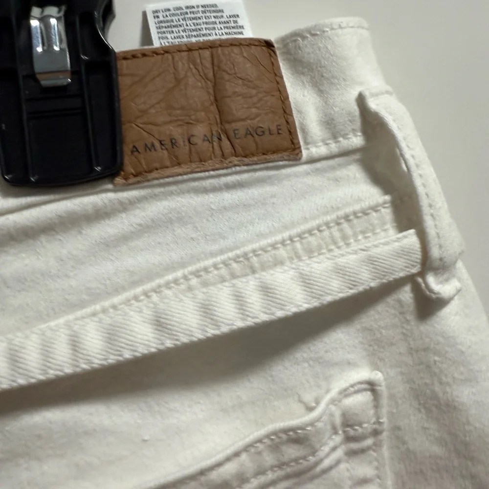 American Eagle Dreamy Drape Baggy Bermuda‎ Shorts, White, size 12